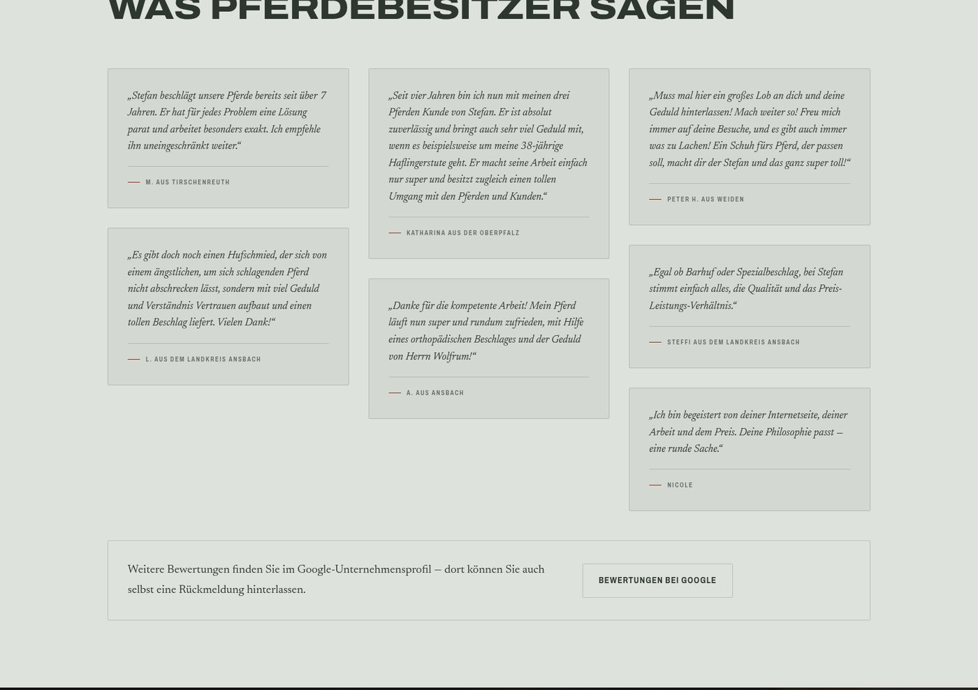 Sieben Kundenstimmen in versetzt angeordneten Karten